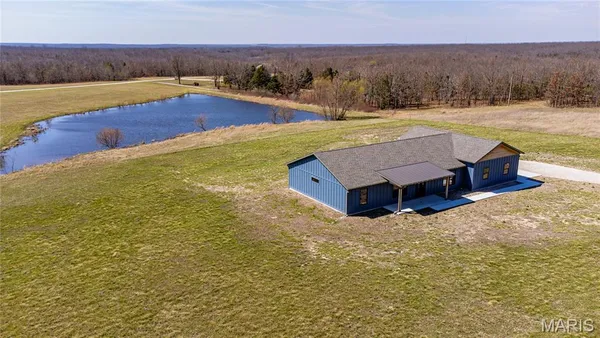 $329,900 | 4218 Oak Hill Road, Cuba, MO 65453