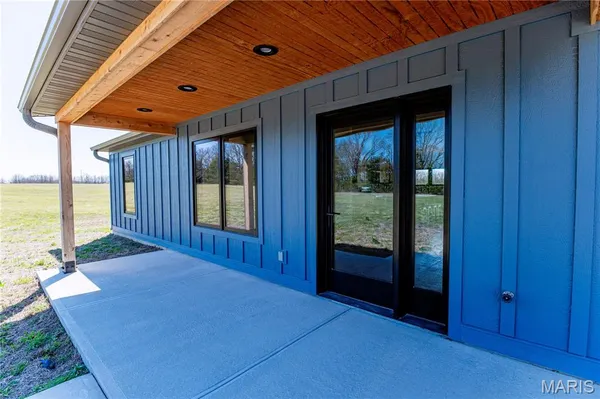 $329,900 | 4218 Oak Hill Road, Cuba, MO 65453