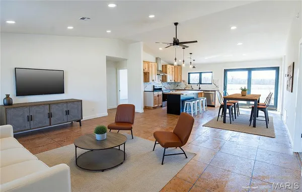 $329,900 | 4218 Oak Hill Road, Cuba, MO 65453