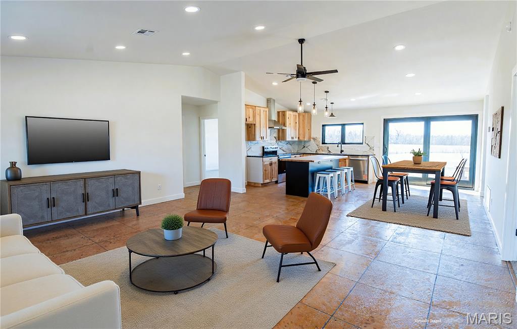 4218 Oak Hill Road Cuba, MO 65453 - Photo 4 of 28