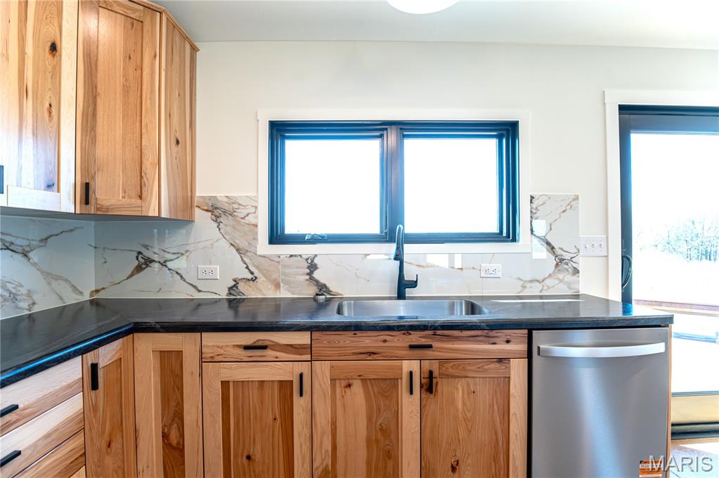 4218 Oak Hill Road Cuba, MO 65453 - Photo 7 of 28