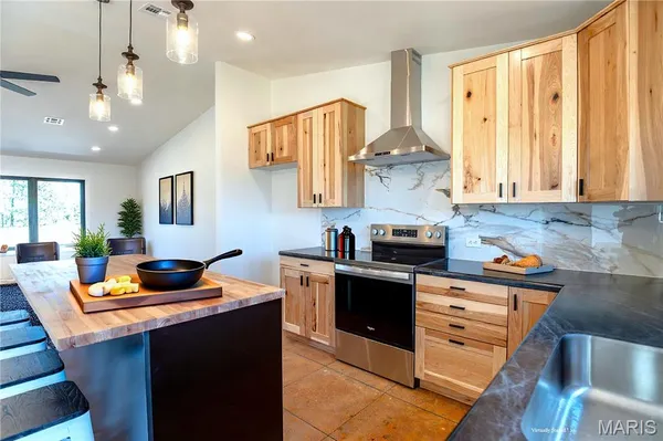 $329,900 | 4218 Oak Hill Road, Cuba, MO 65453