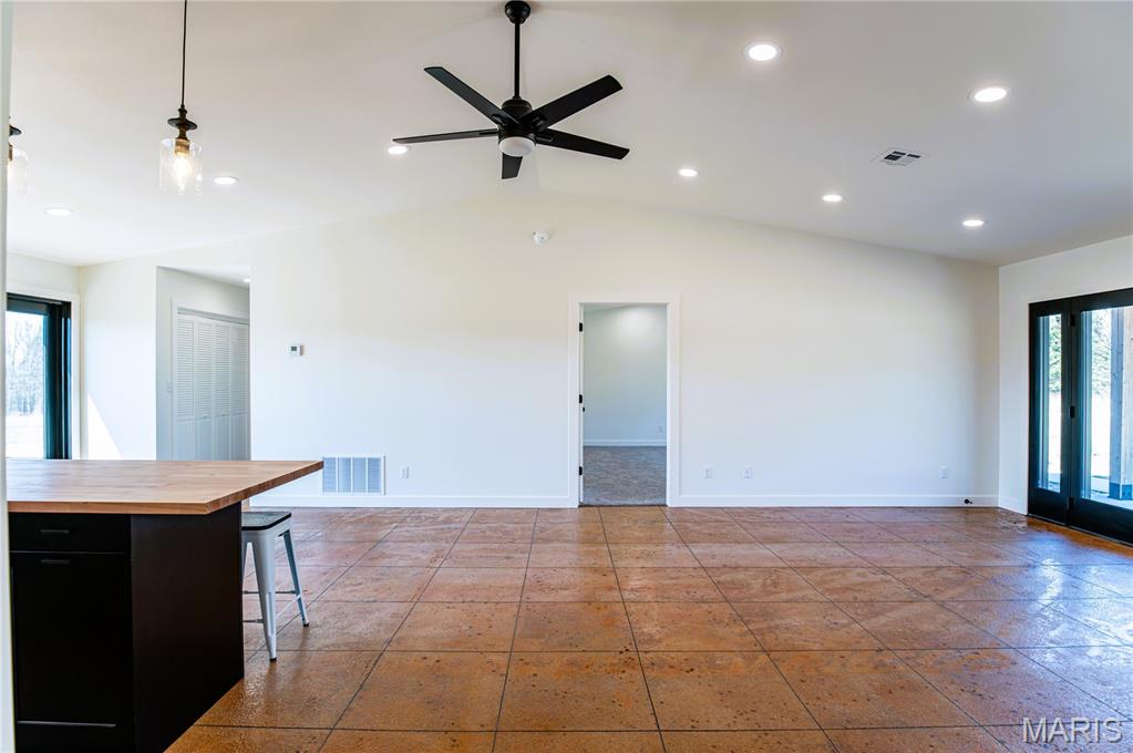 4218 Oak Hill Road Cuba, MO 65453 - Photo 9 of 28