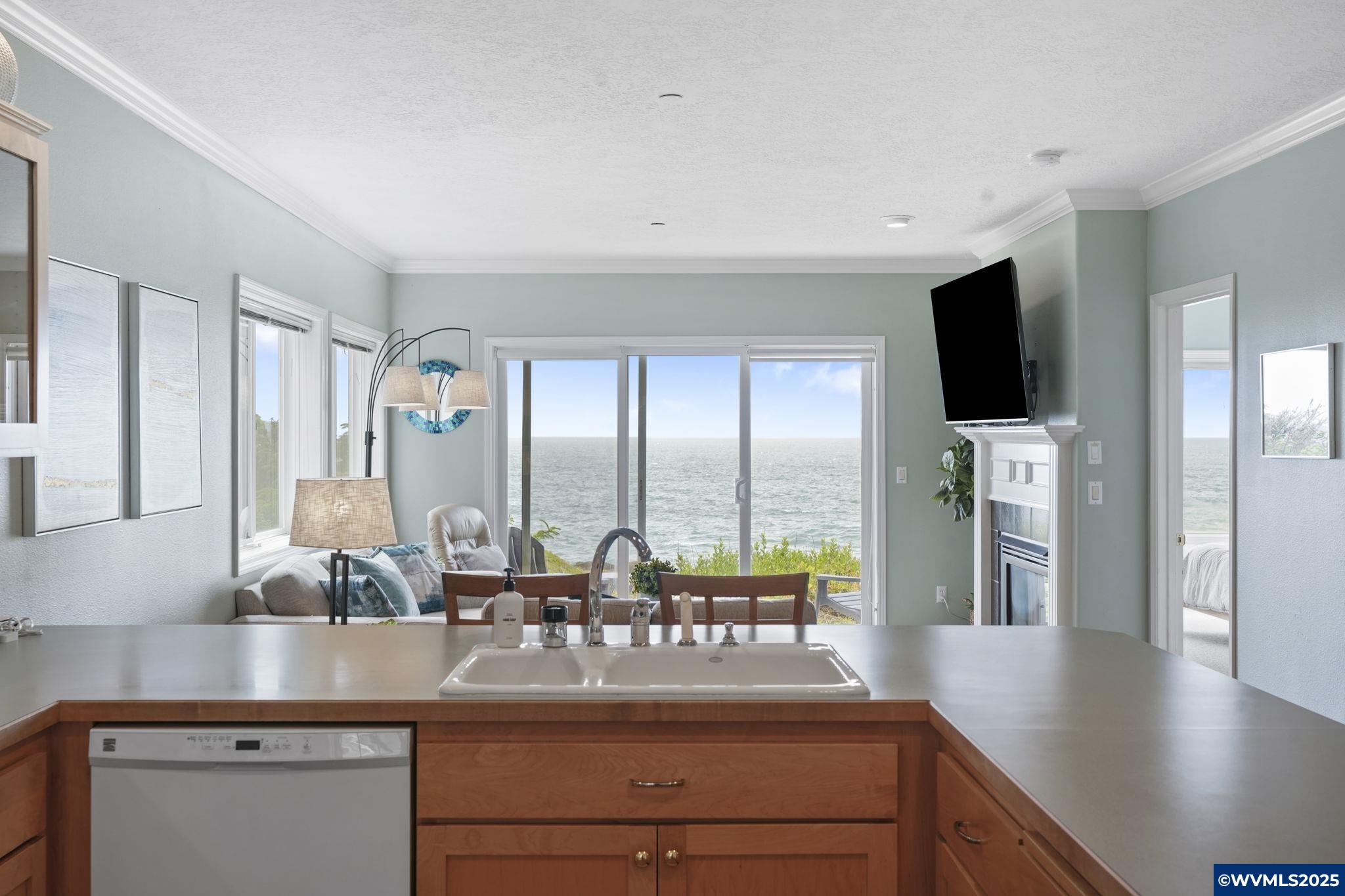1113 Highway 101, Unit 1 Depoe Bay, OR 97341 - Photo 7 of 48