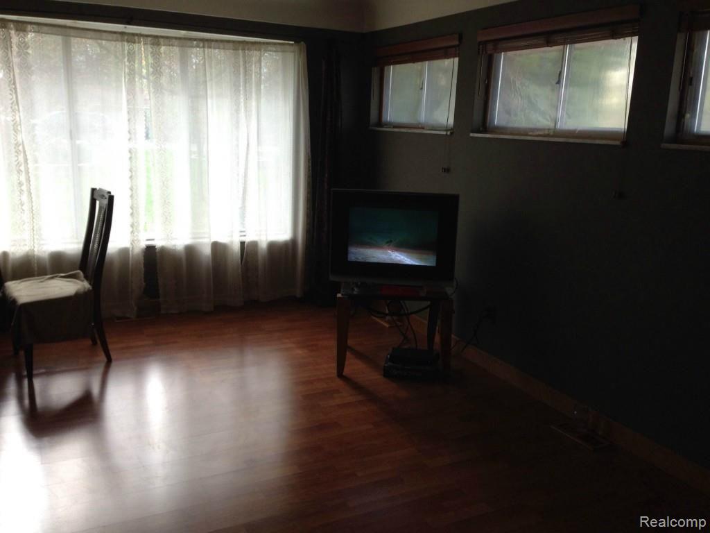 46125 Maben Road Canton, MI 48187 - Photo 2 of 10 photo2.jpg