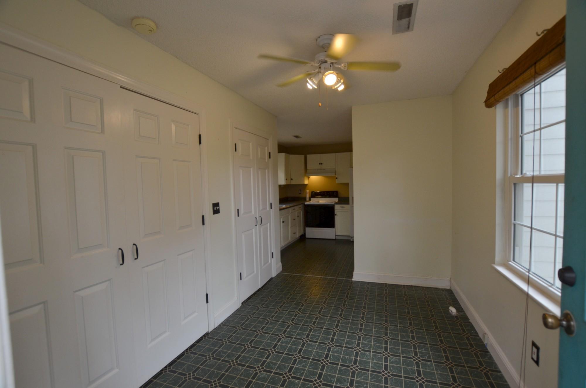 10048 South Carolina Road McClellanville, SC 29458 - Photo 11 of 15 11-mud-room