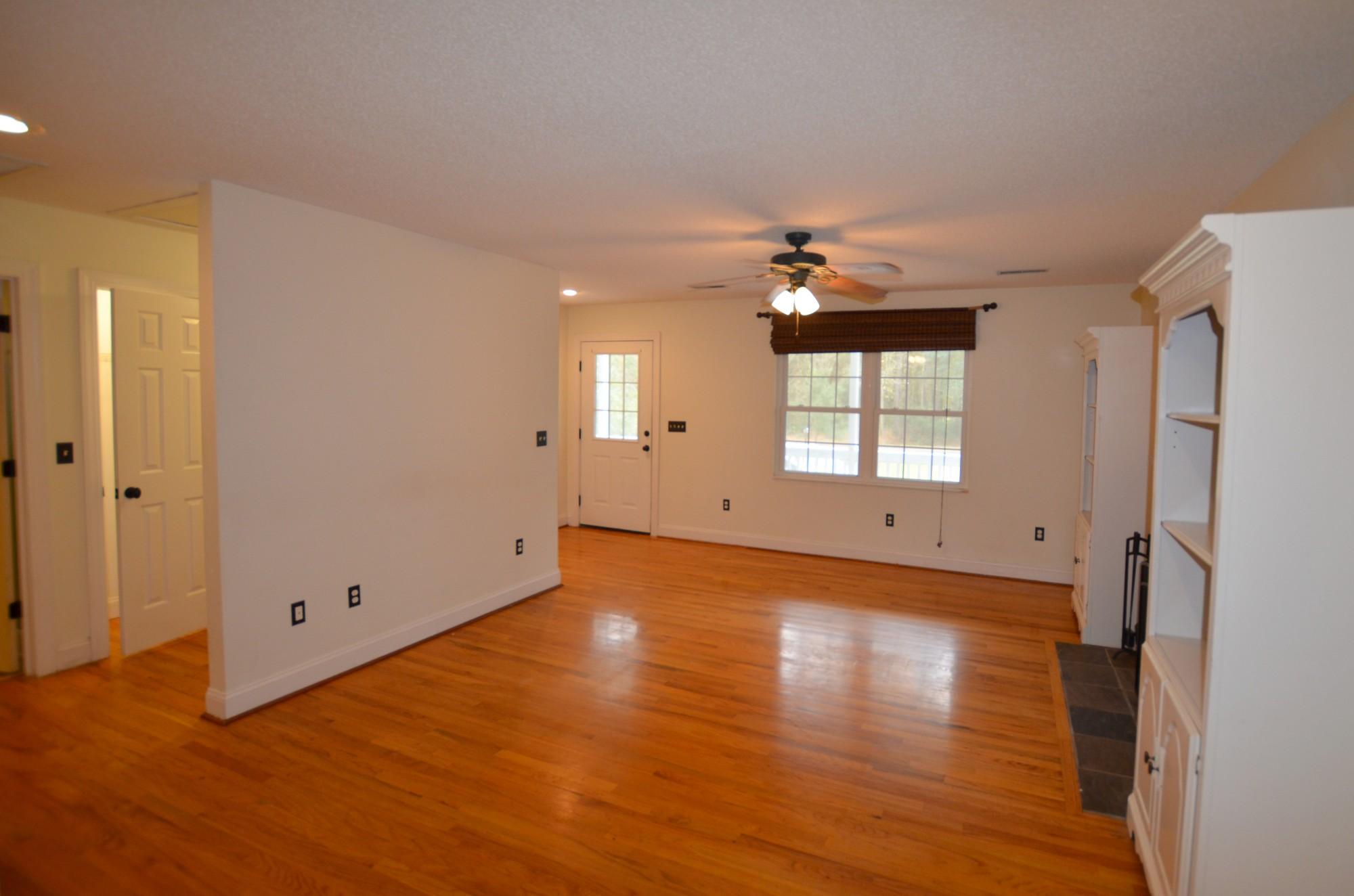 10048 South Carolina Road McClellanville, SC 29458 - Photo 4 of 15 4-living-room