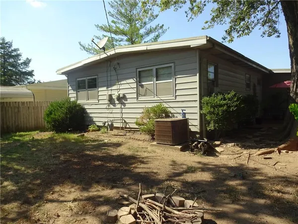 $98,000 | 1009 West Oak Street, Independence, KS 67301