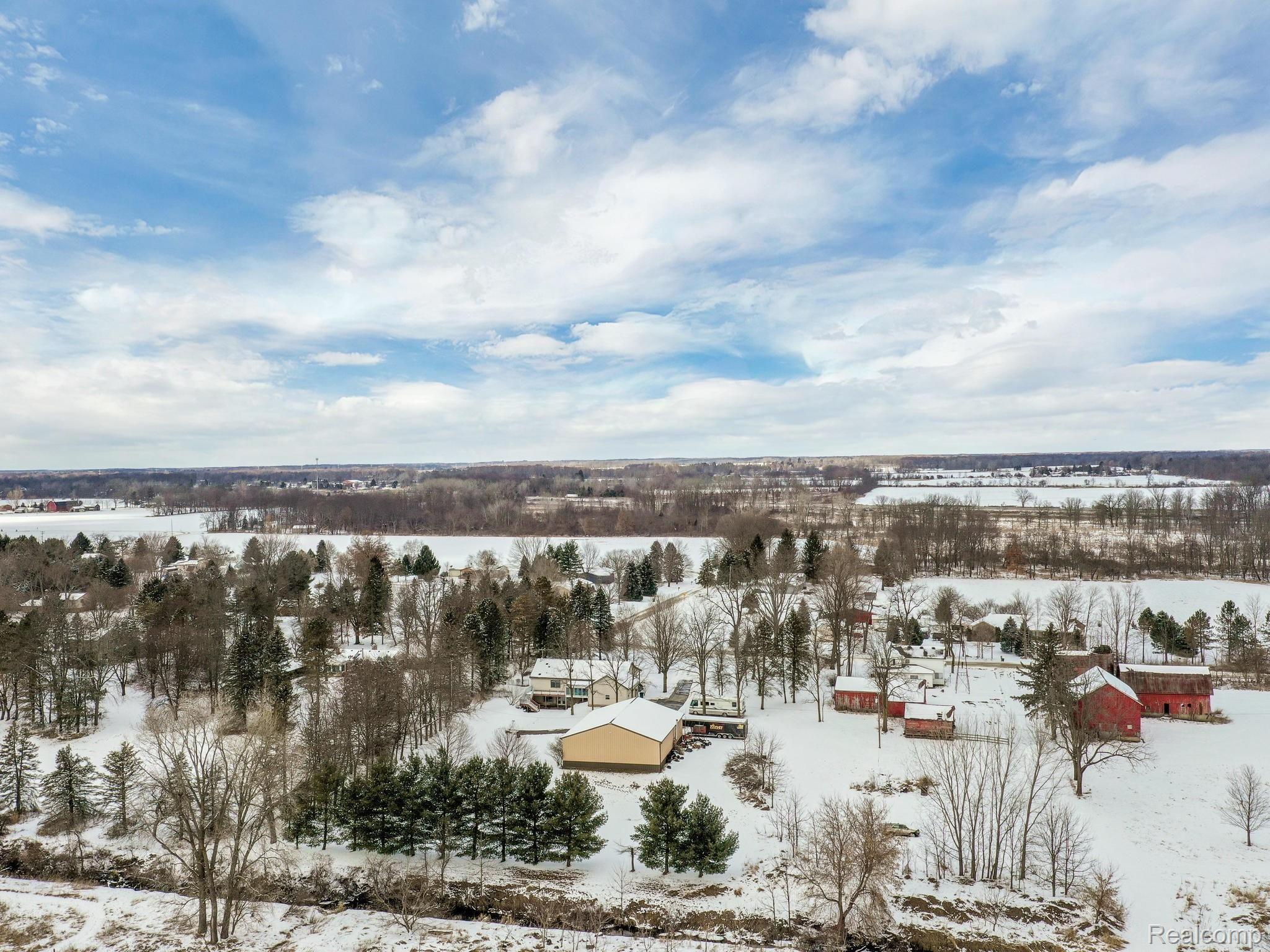 4701 Milett Road Howell, MI 48843 - Photo 9 of 29 4701 Milett Rd Fowlerville MI-017-003-4701 Milett Road Fowlerville-MLS_Size.jpg