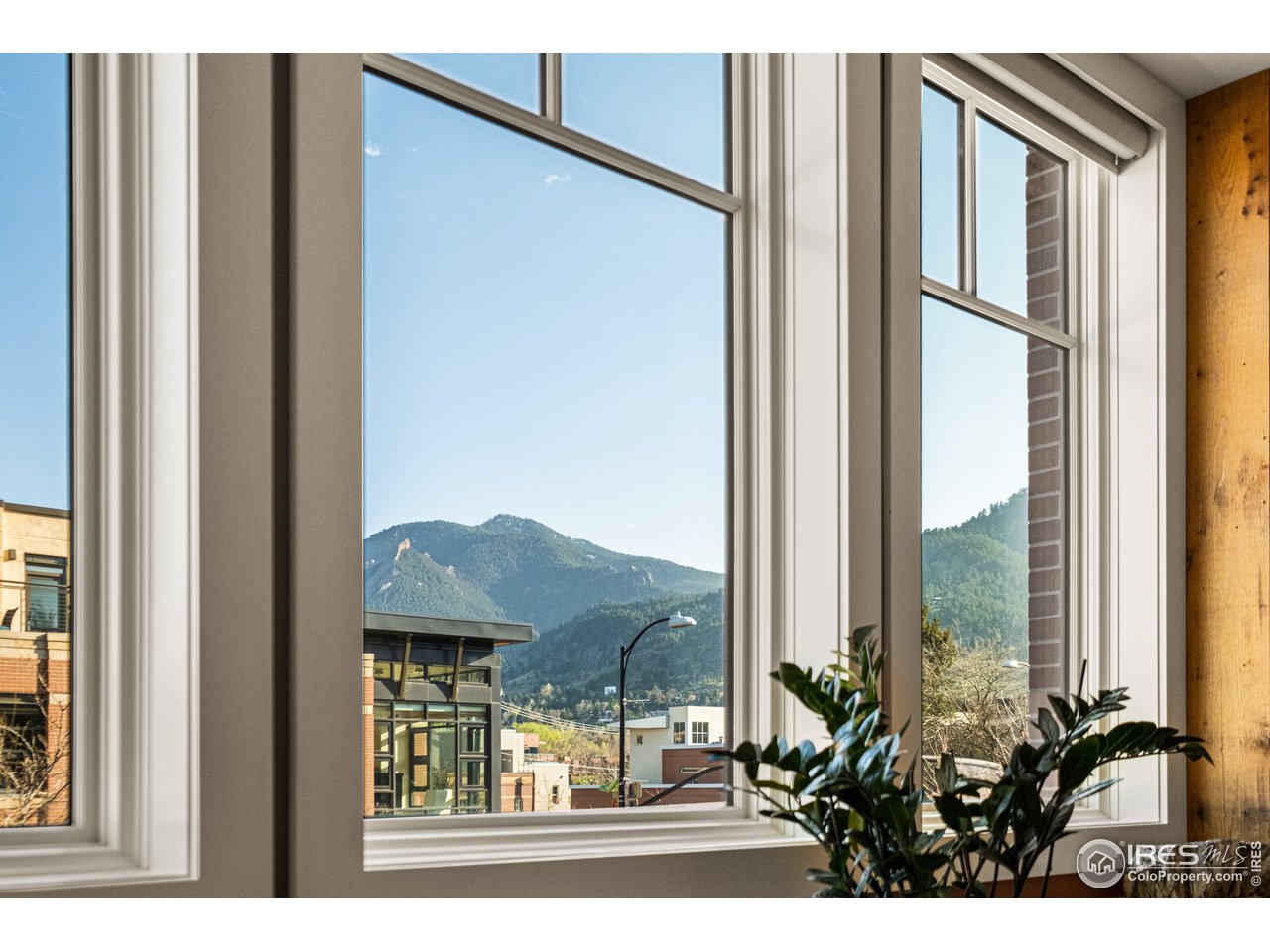 901 Pearl Street, Unit 202 Boulder, CO 80302 - Photo 6 of 35 a view of a house with a outdoor space