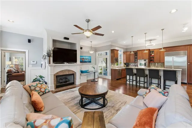 $2,297,600 | 574 E Avenue Northeast, Atlanta, GA 30312