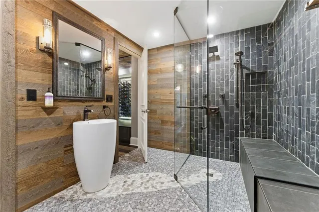 $2,297,600 | 574 E Avenue Northeast, Atlanta, GA 30312