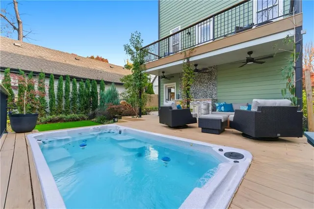 $2,297,600 | 574 E Avenue Northeast, Atlanta, GA 30312