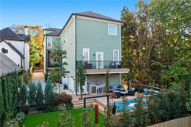 $2,297,600 | 574 E Avenue Northeast, Atlanta, GA 30312