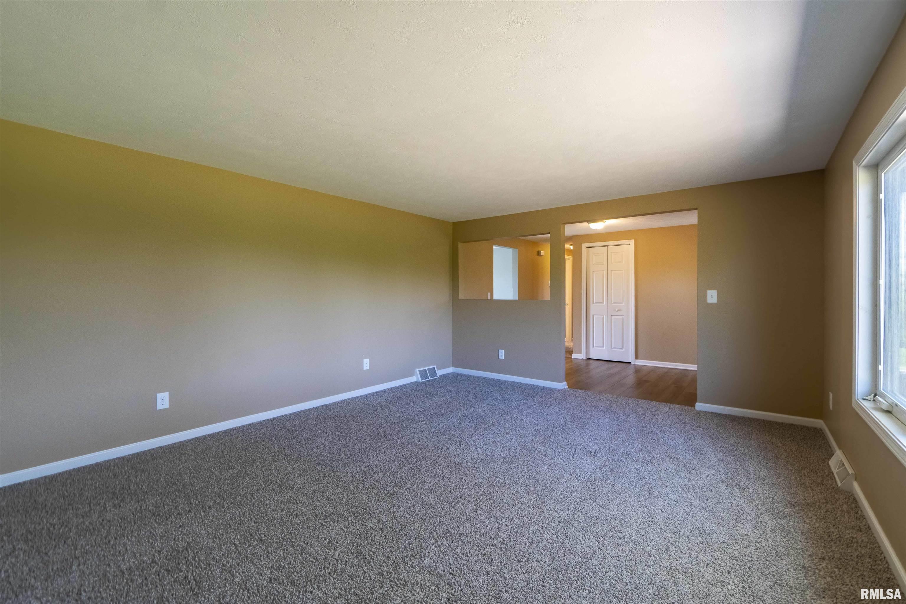 3235 Cole Hollow Road Pekin, IL 61554 - Photo 15 of 42 Gallery Image 15
