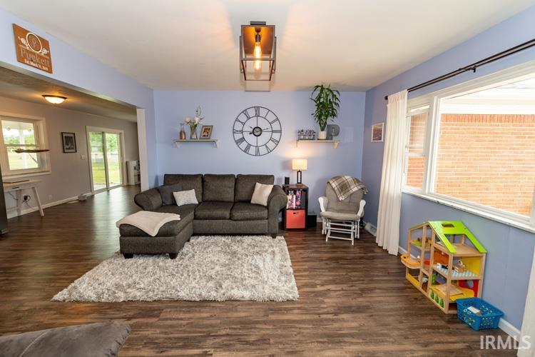 410 East Kercher Road Goshen, IN 46526 - Photo 9 of 35 Gallery Image 9