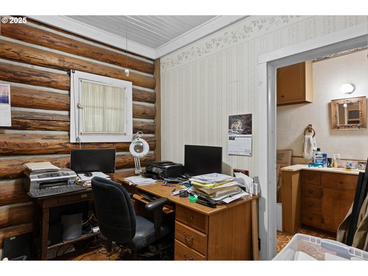 2128 Starveout Creek Road Azalea, OR 97410 - Photo 15 of 32