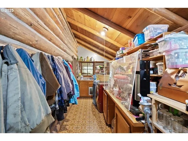 $395,000 | 2128 Starveout Creek Road, Azalea, OR 97410