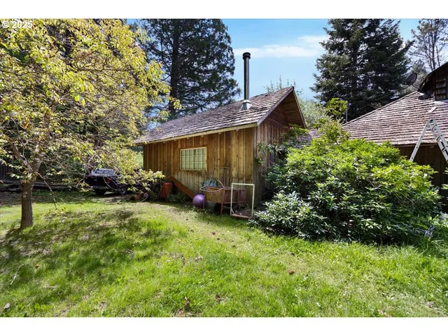 $395,000 | 2128 Starveout Creek Road, Azalea, OR 97410
