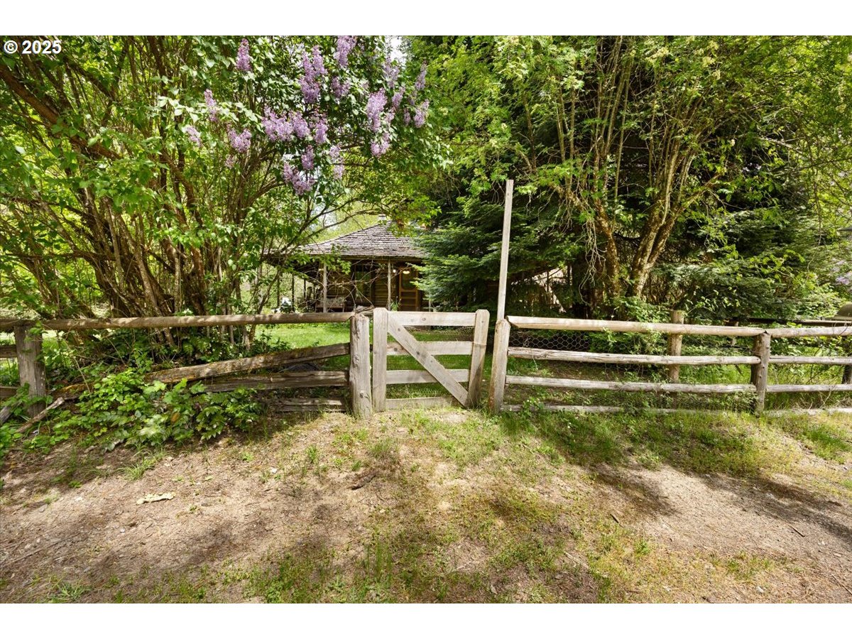 2128 Starveout Creek Road Azalea, OR 97410 - Photo 20 of 32