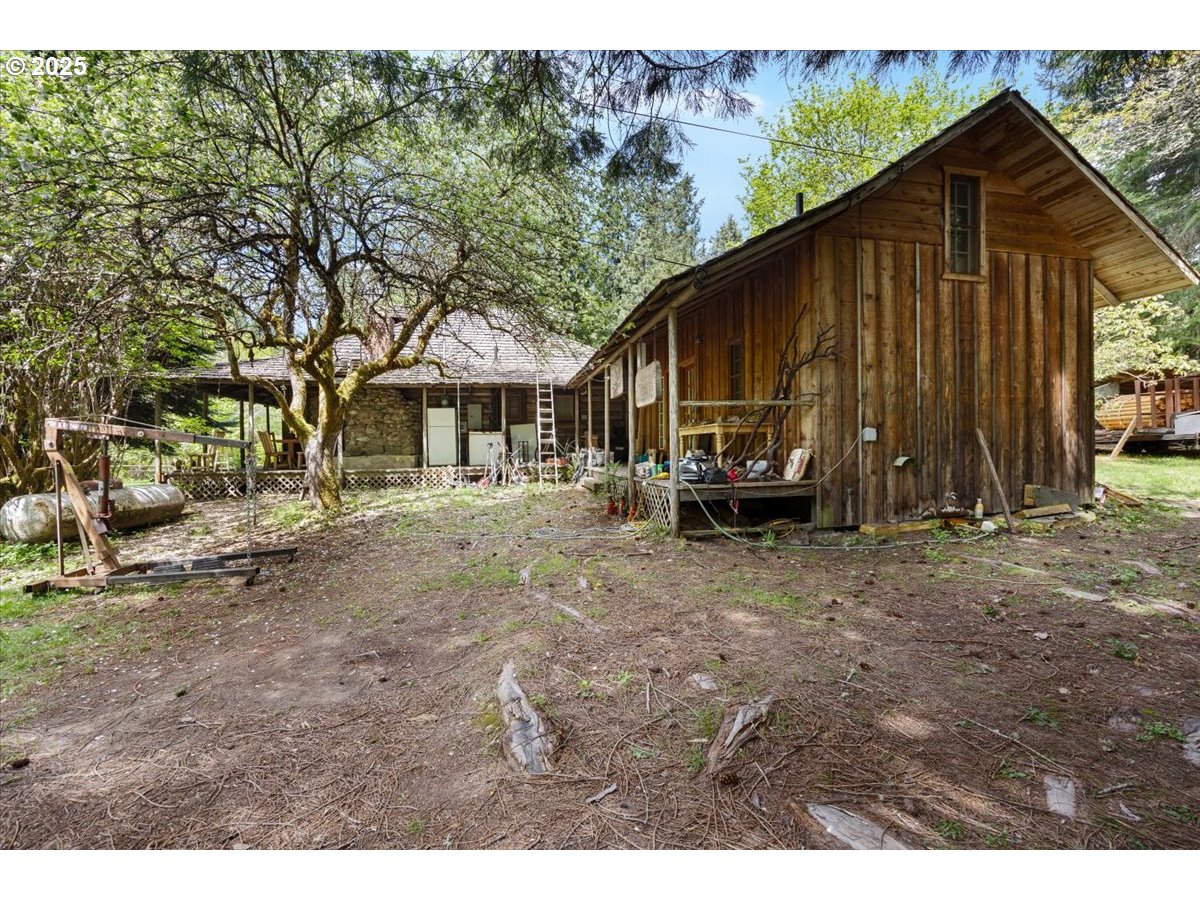 2128 Starveout Creek Road Azalea, OR 97410 - Photo 26 of 32