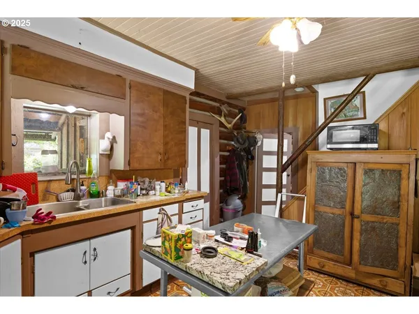 $375,000 | 2128 Starveout Creek Road, Azalea, OR 97410