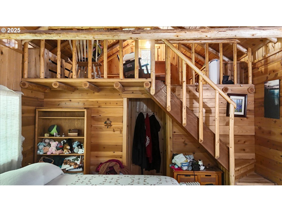 2128 Starveout Creek Road Azalea, OR 97410 - Photo 9 of 32