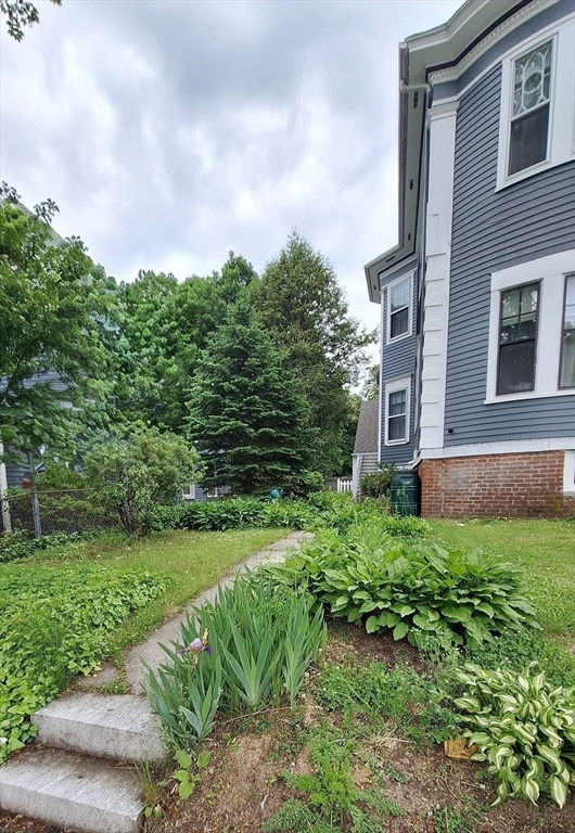 23 Germain Street Worcester, MA 01602 - Photo 4 of 42