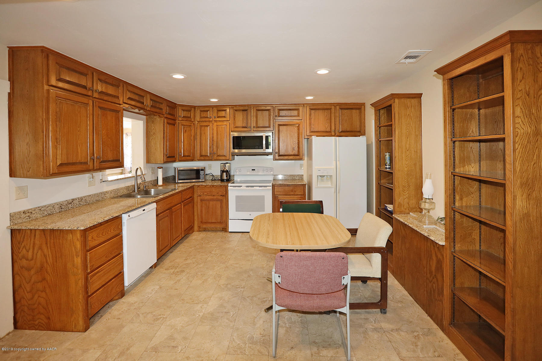 405 Geronimo Road Amarillo, TX 79108 - Photo 8 of 36 Kitchen