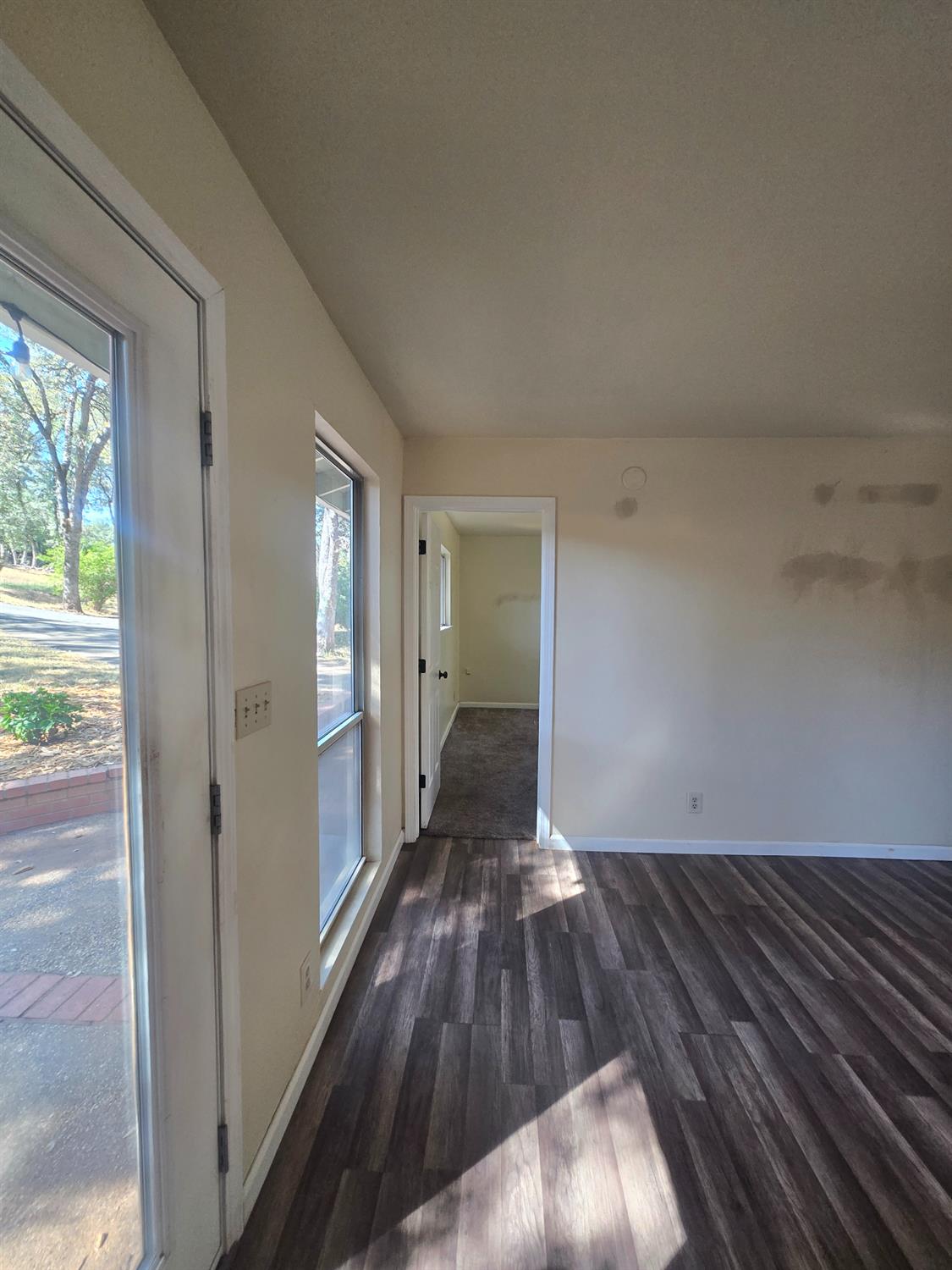 10601 Lime Kiln Road Grass Valley, CA 95949 - Photo 32 of 79 Entry from living room into second ensuite.
