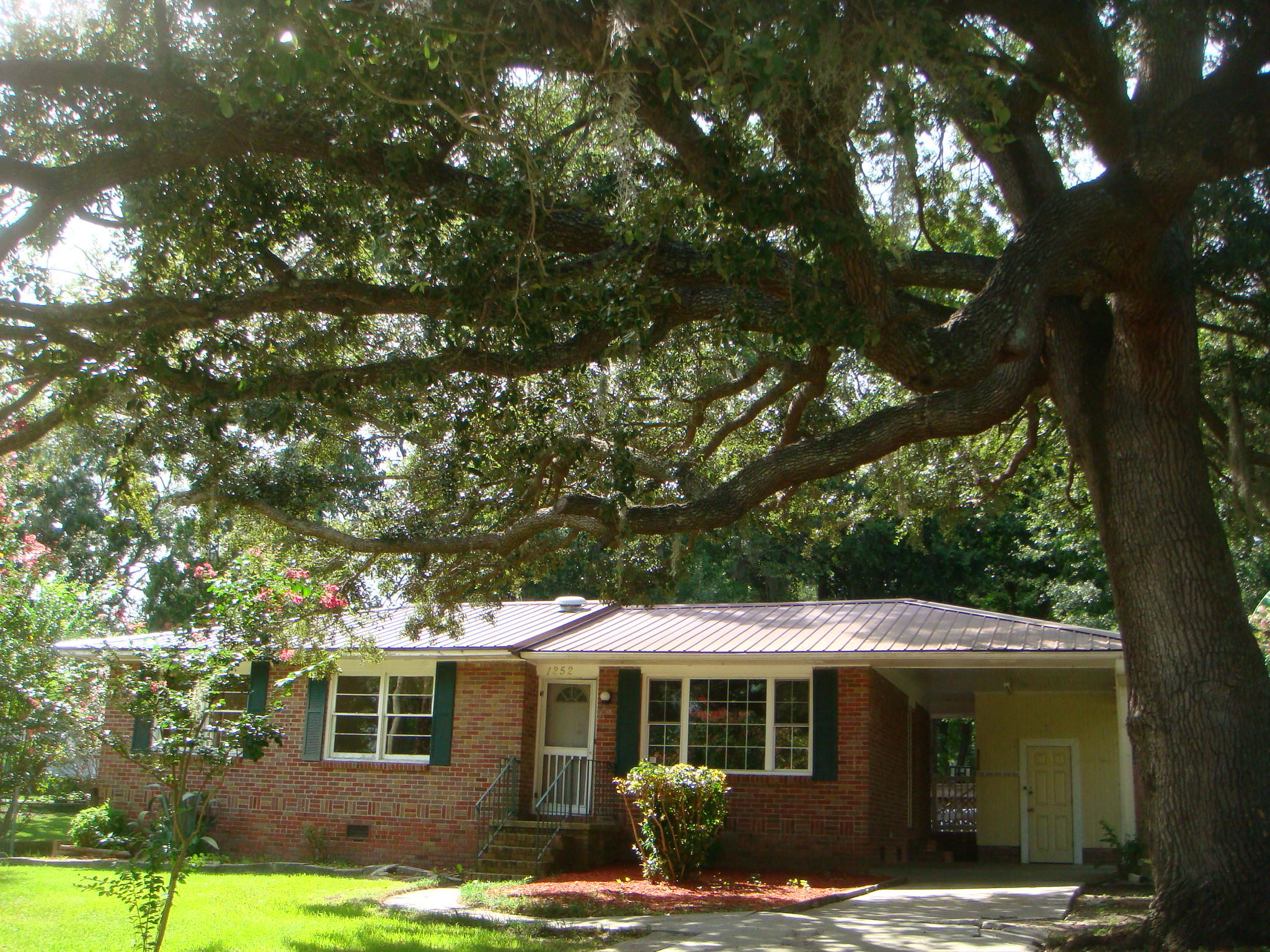 1252 Springhill Road Hanahan, SC 29410 - Photo 1 of 26 003
