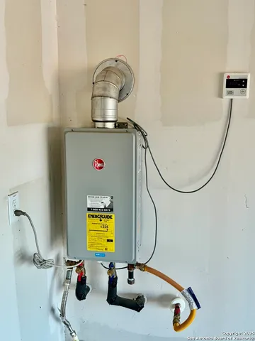 $247,000 | 320 Agave Circle, Jourdanton, TX 78026