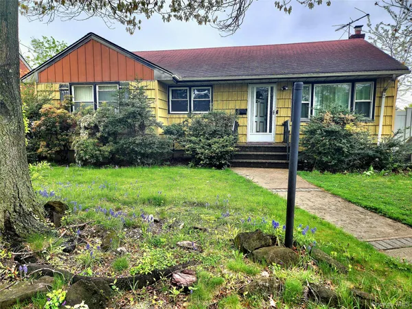 $599,000 | 301 Pennsylvania Avenue, Roosevelt, NY 11575