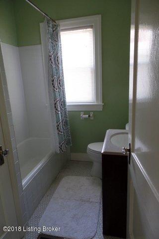 309 Fairlawn Road Louisville, KY 40207 - Photo 17 of 27 1st floor full bathroom