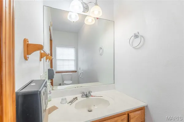 $379,500 | 207 Front Street, Annapolis, MO 63620