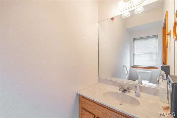 $379,500 | 207 Front Street, Annapolis, MO 63620