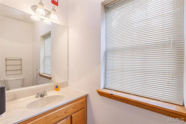 $379,500 | 207 Front Street, Annapolis, MO 63620