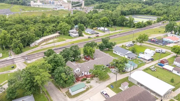 $379,500 | 207 Front Street, Annapolis, MO 63620