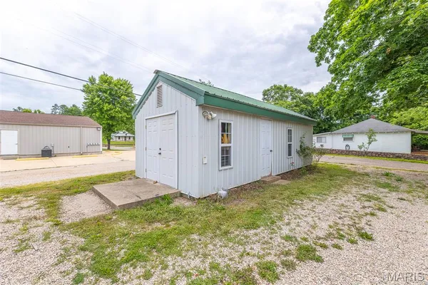 $379,500 | 207 Front Street, Annapolis, MO 63620