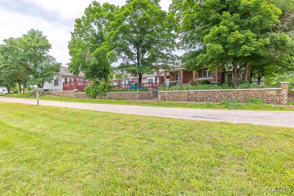 $379,500 | 207 Front Street, Annapolis, MO 63620