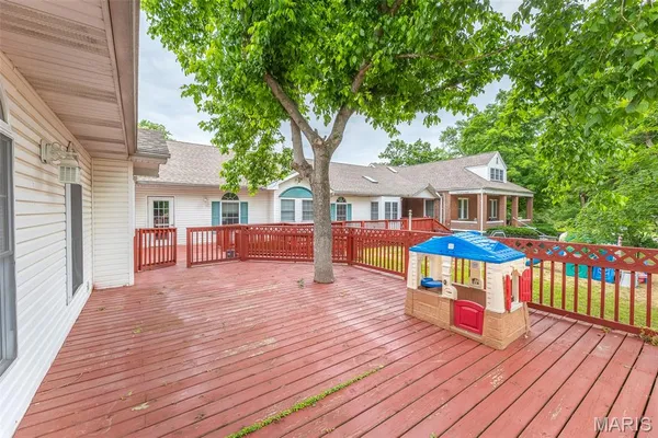 $379,500 | 207 Front Street, Annapolis, MO 63620