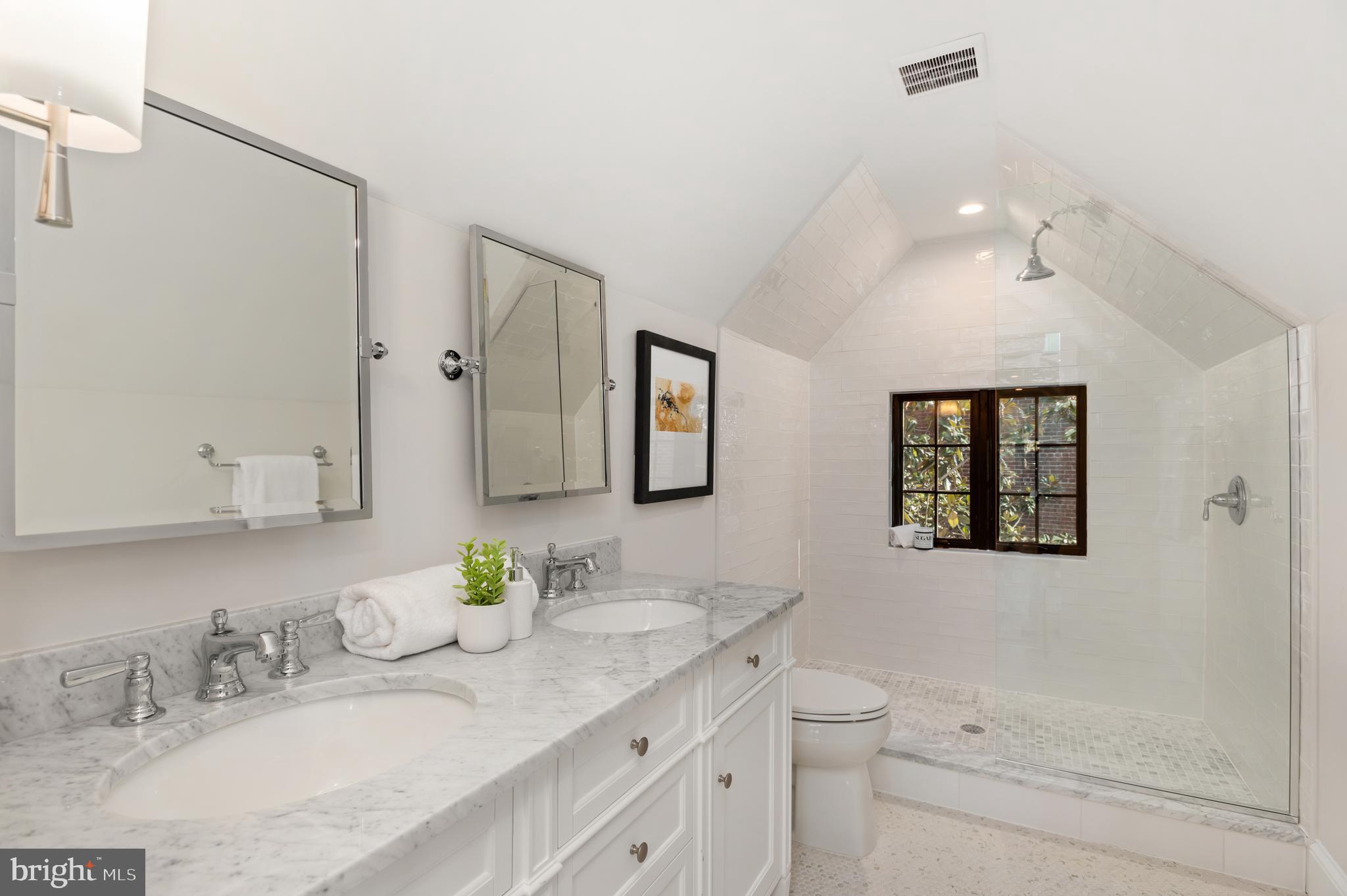 3126 Woodley Road Northwest Washington, DC 20008 - Photo 28 of 35 Full Bathroom