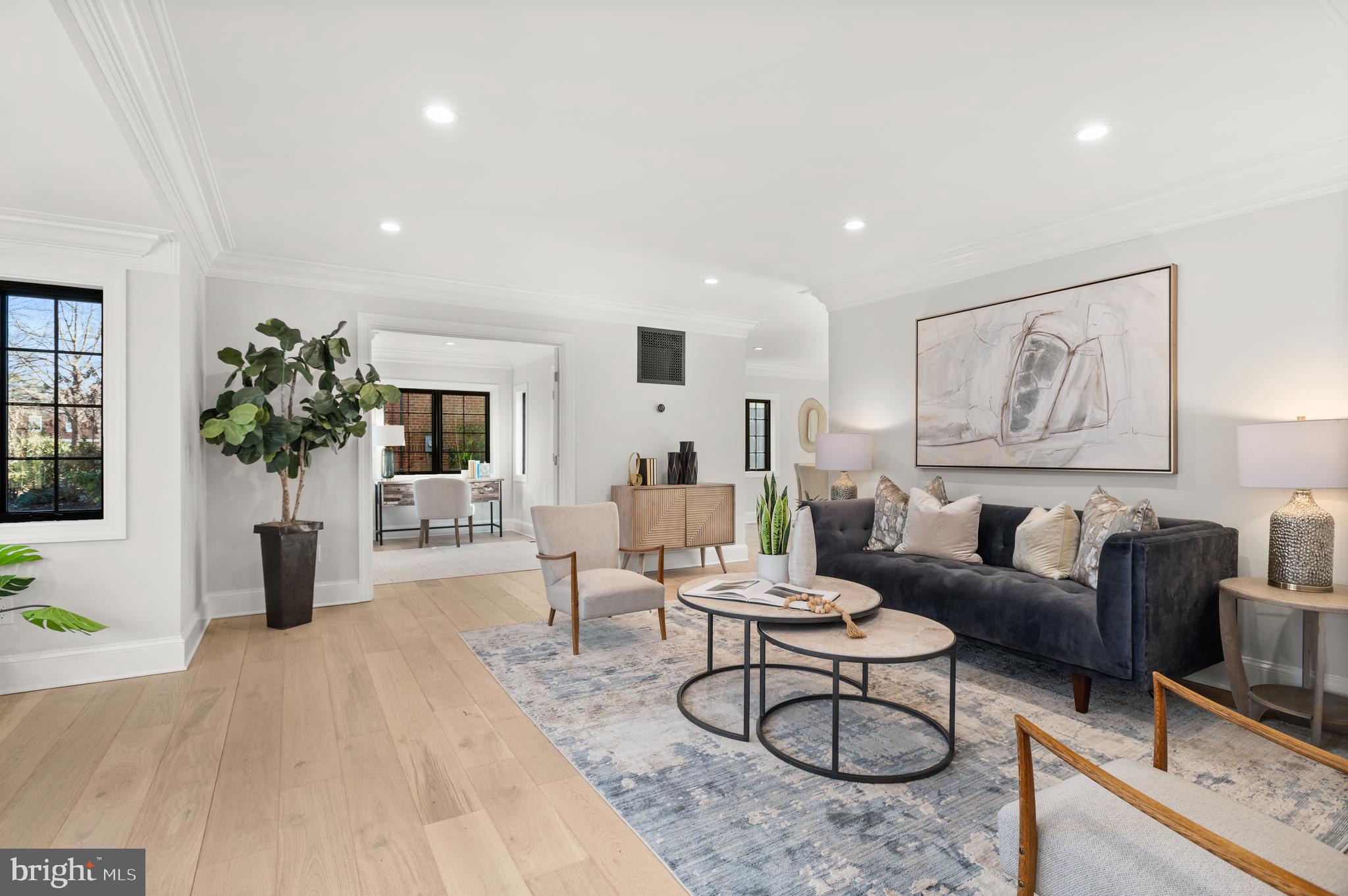 3126 Woodley Road Northwest Washington, DC 20008 - Photo 4 of 35 Living Room