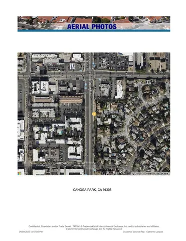 a black and white photo of a large building