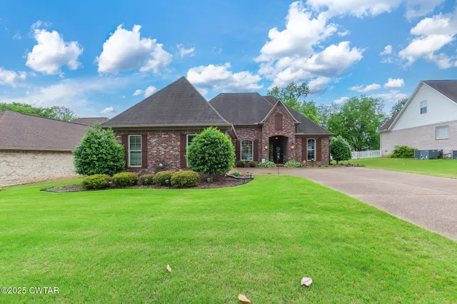 $384,000 | 316 Meadow Brook Drive, Henderson, TN 38340
