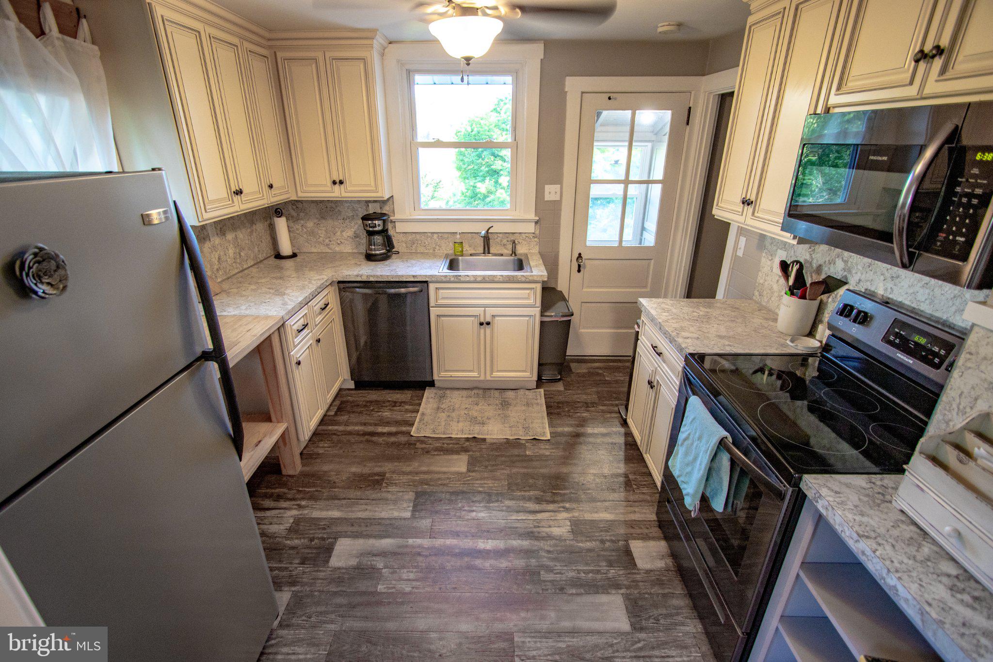 2056 Ridge Road Elverson, PA 19520 - Photo 29 of 89 Charming kitchen with modern finishes.