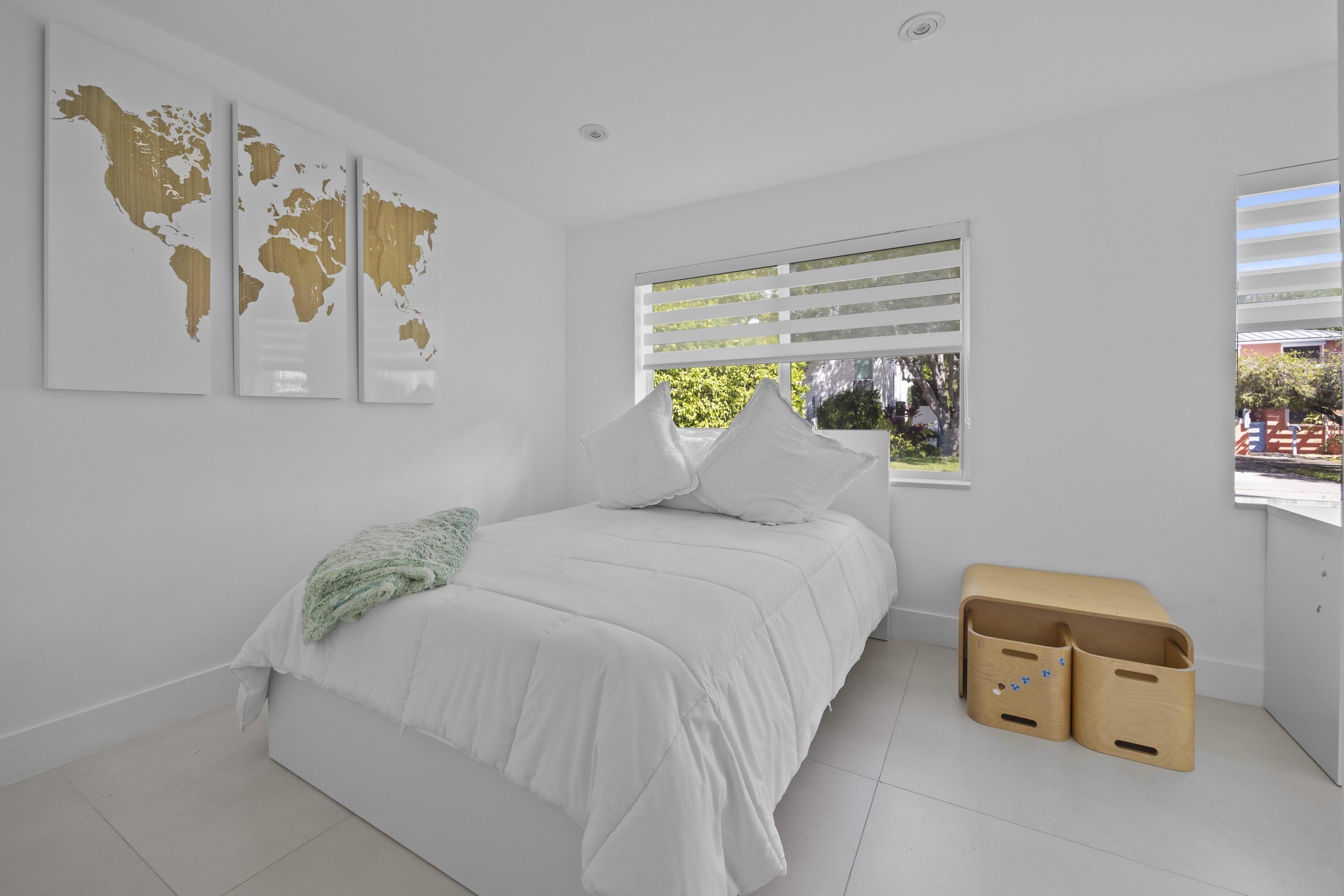 630 Allendale Road Key Biscayne, FL 33149 - Photo 18 of 41 0021