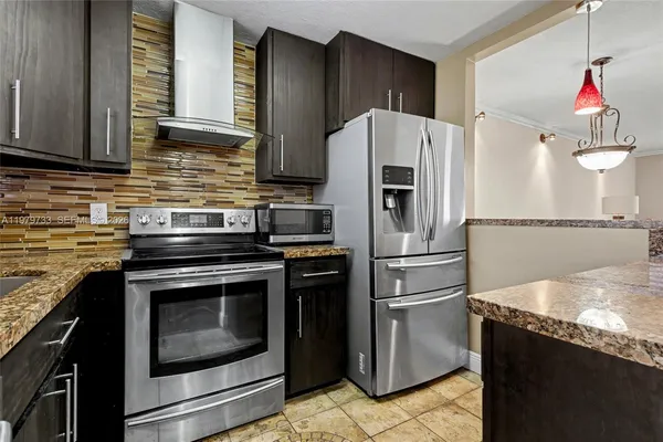 $1,700 | 6650 Royal Palm Boulevard, Unit 204C, Margate, FL 33063