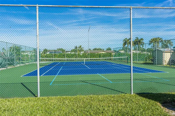 $1,700 | 6650 Royal Palm Boulevard, Unit 204C, Margate, FL 33063