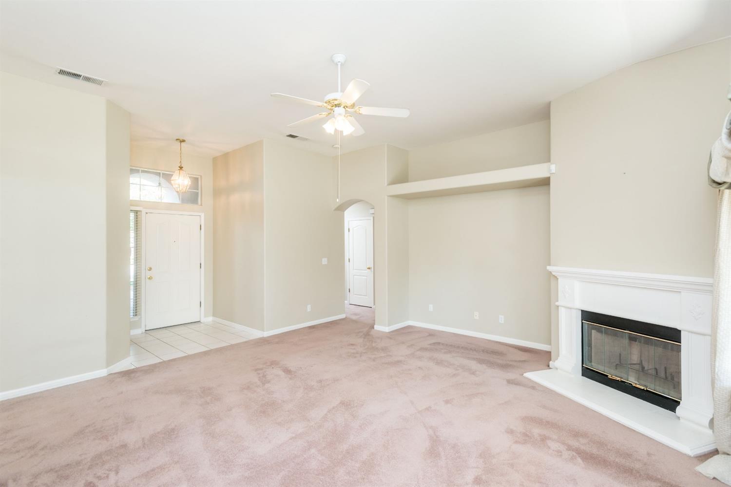 5054 West Decatur Avenue Fresno, CA 93722 - Photo 8 of 37 Gallery Image 8